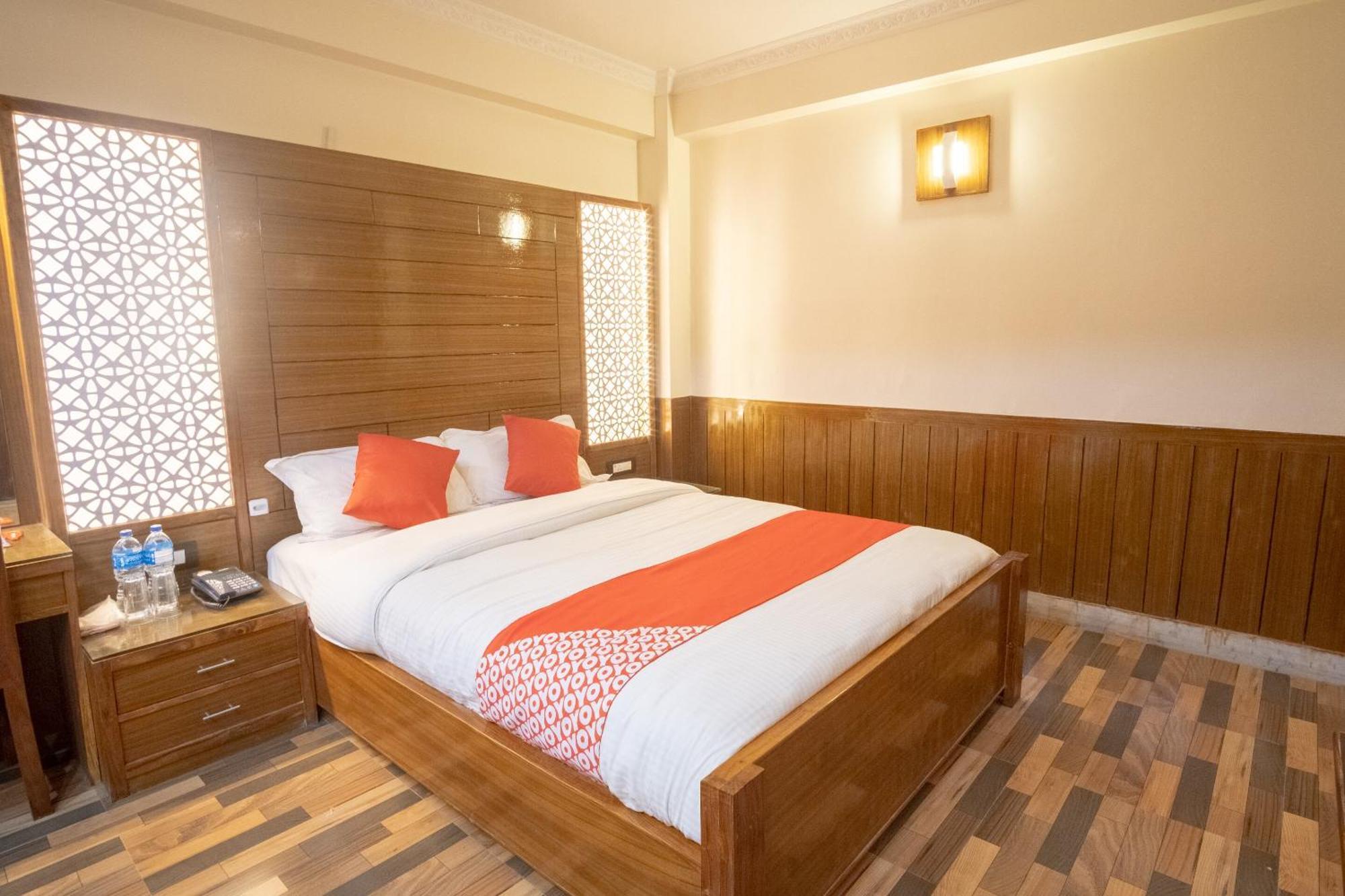 Oyo 304 Hotel Manama Balaju 外观 照片
