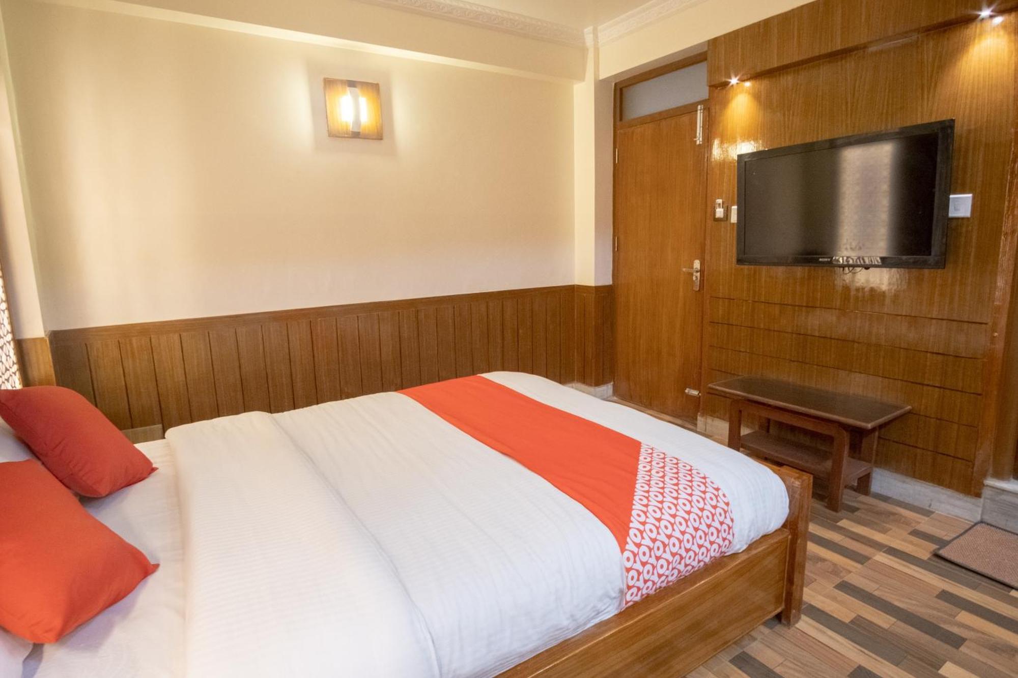 Oyo 304 Hotel Manama Balaju 外观 照片