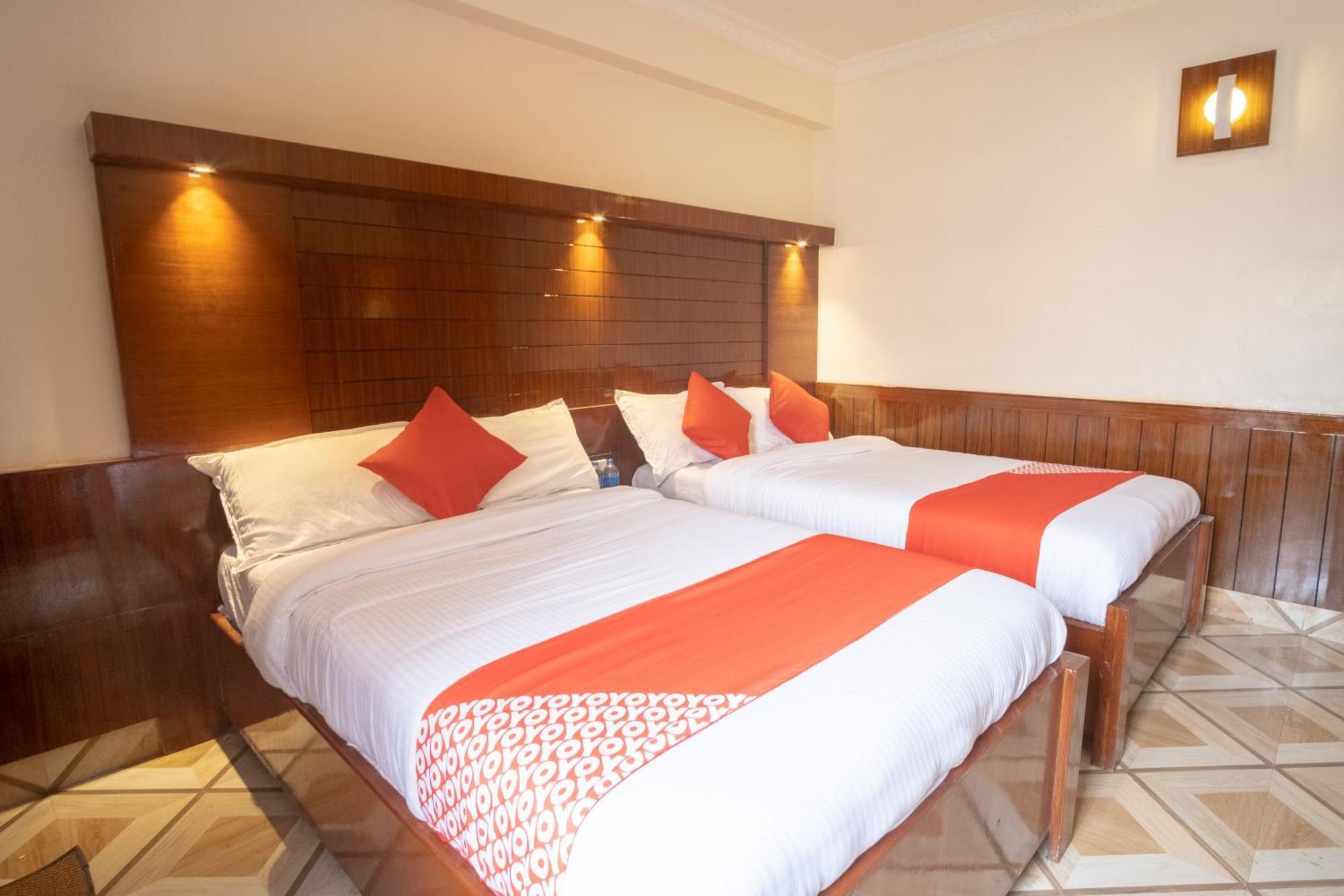 Oyo 304 Hotel Manama Balaju 外观 照片