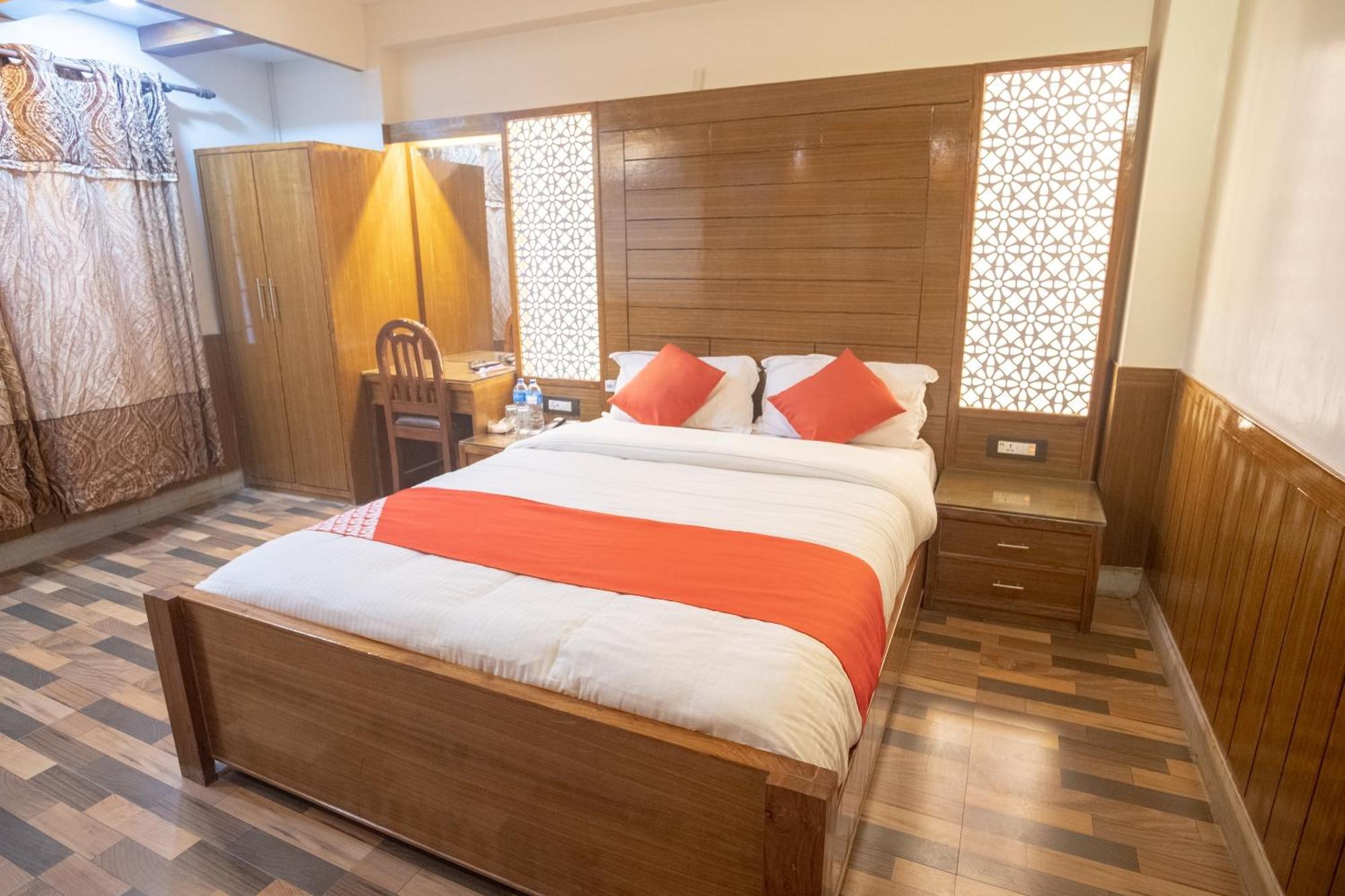 Oyo 304 Hotel Manama Balaju 外观 照片