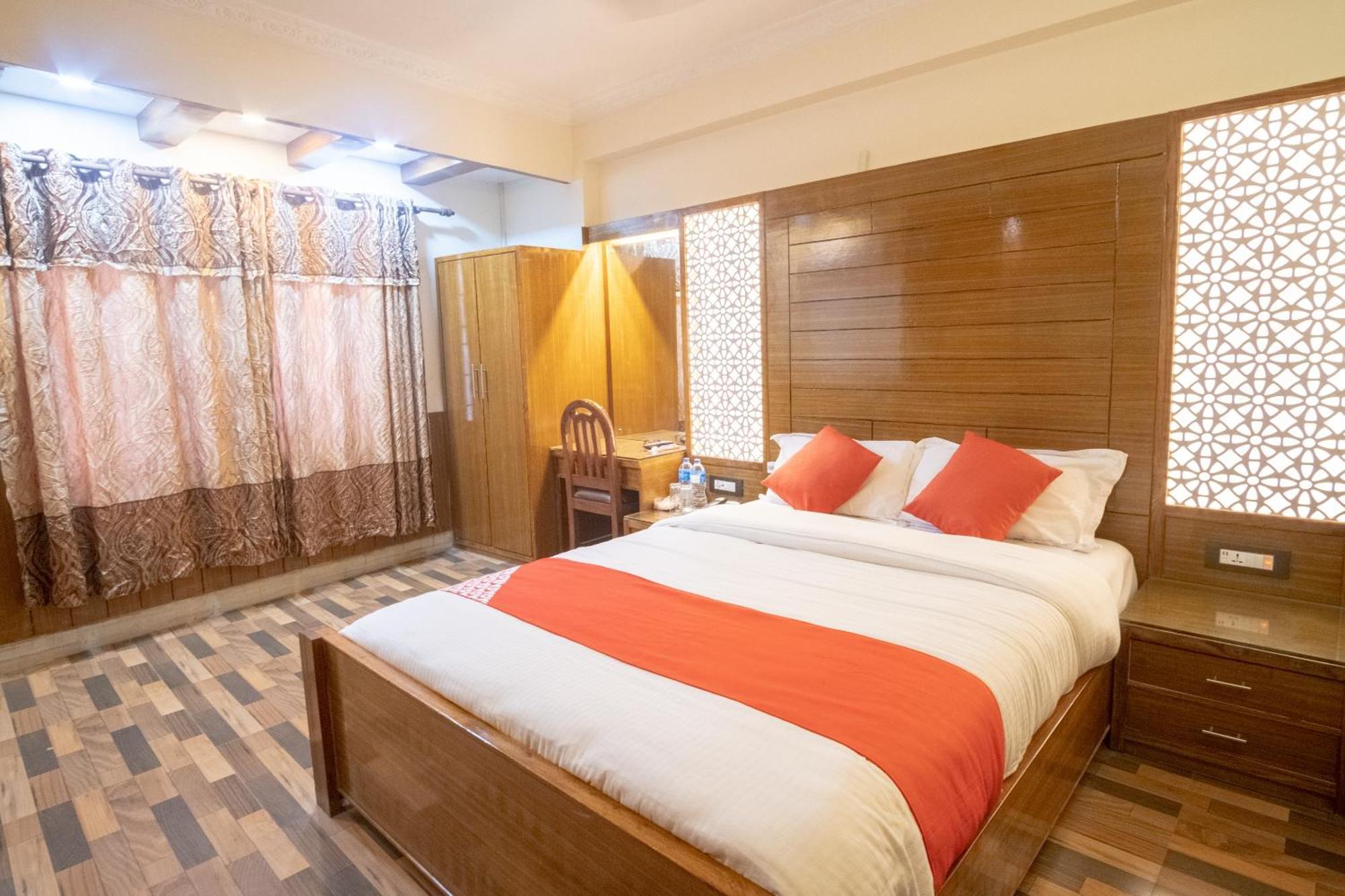 Oyo 304 Hotel Manama Balaju 外观 照片