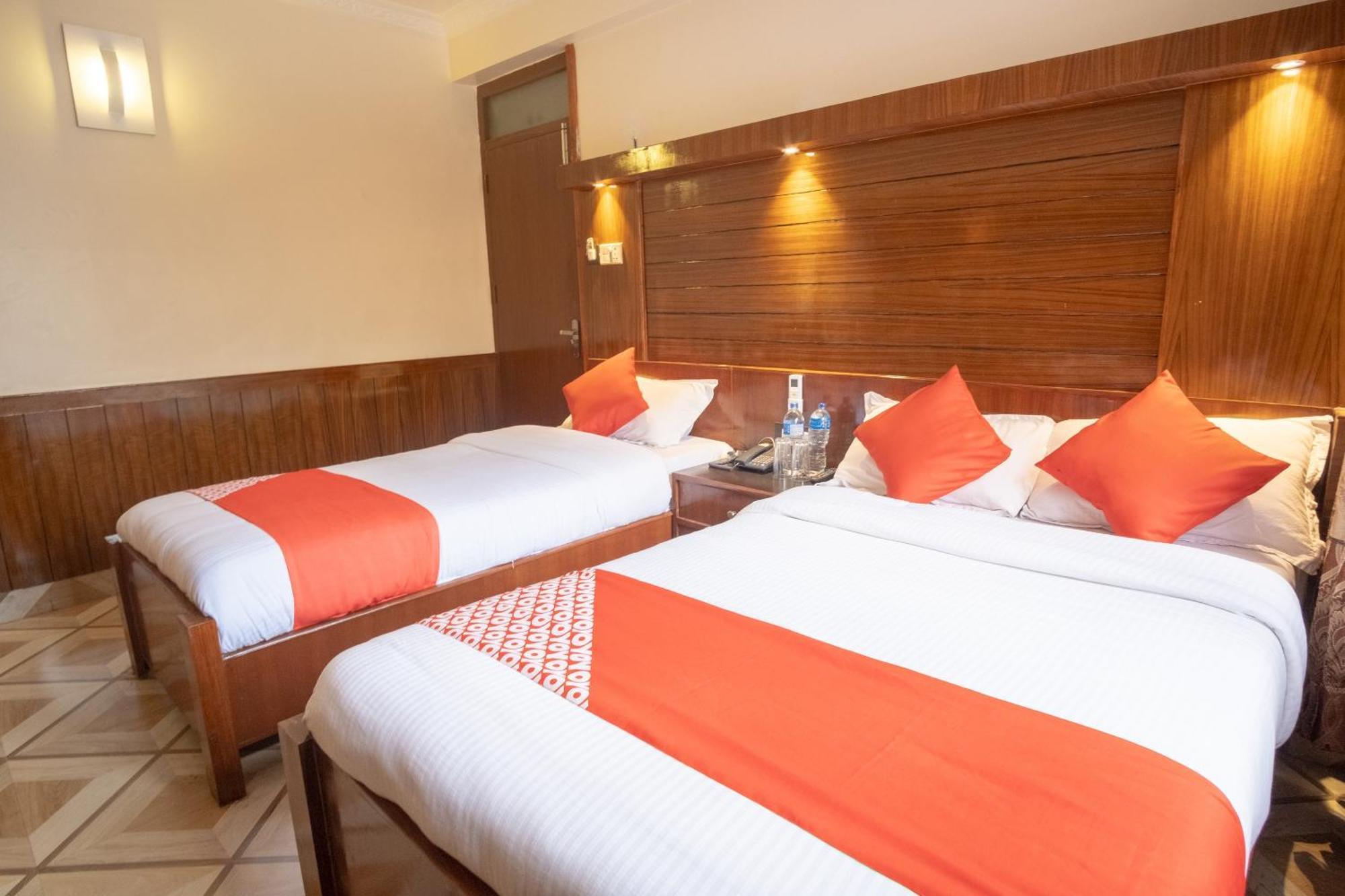 Oyo 304 Hotel Manama Balaju 外观 照片