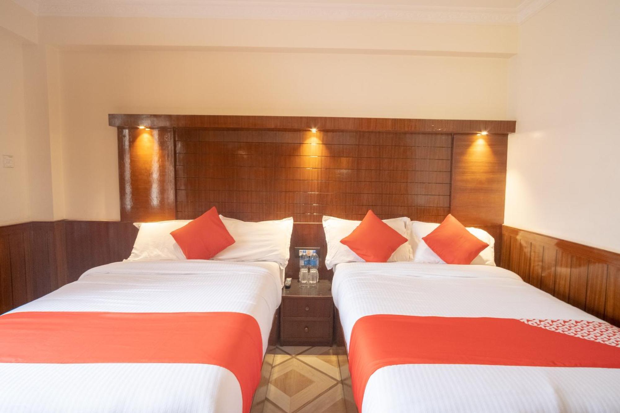 Oyo 304 Hotel Manama Balaju 外观 照片