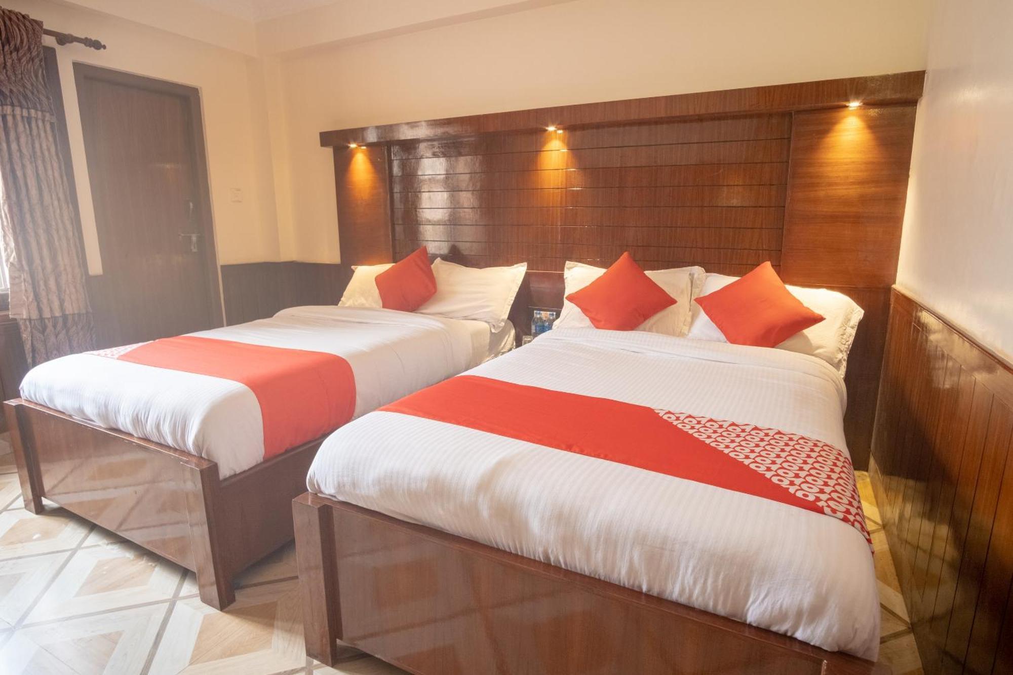Oyo 304 Hotel Manama Balaju 外观 照片