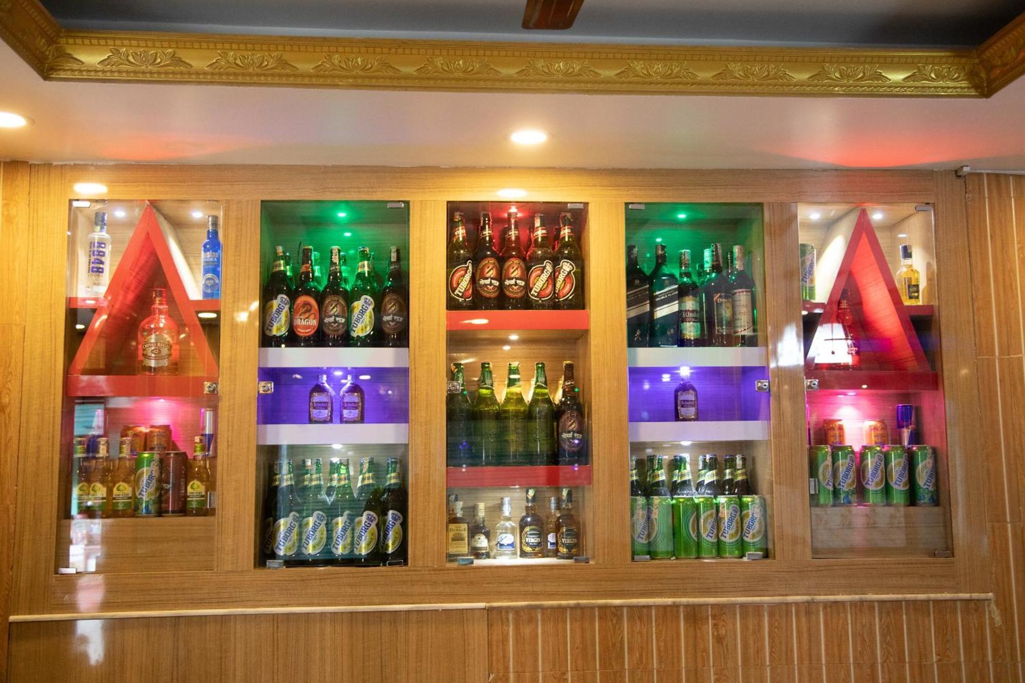 Oyo 304 Hotel Manama Balaju 外观 照片