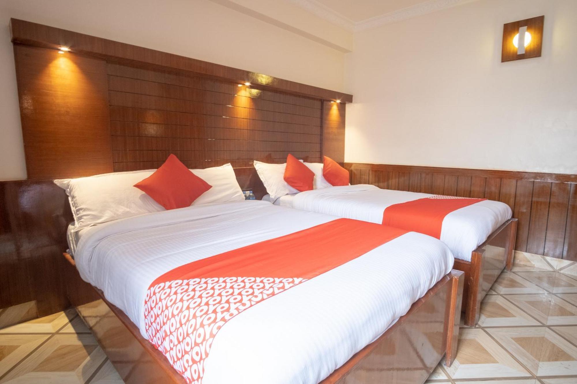 Oyo 304 Hotel Manama Balaju 外观 照片