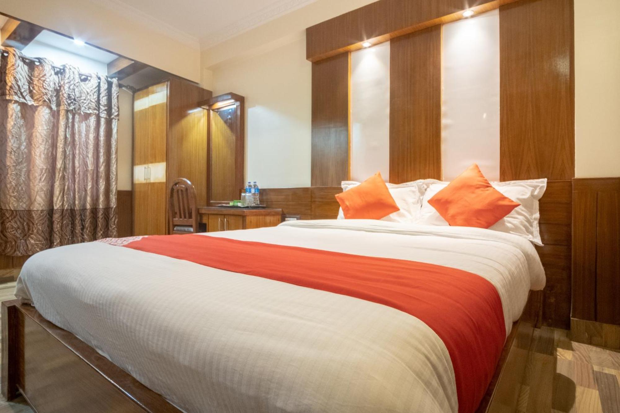 Oyo 304 Hotel Manama Balaju 外观 照片