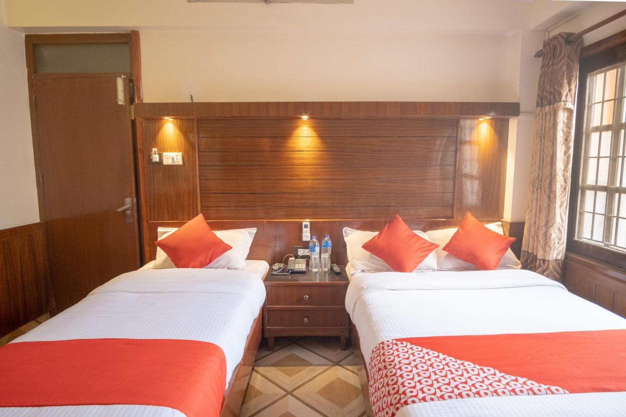 Oyo 304 Hotel Manama Balaju 外观 照片
