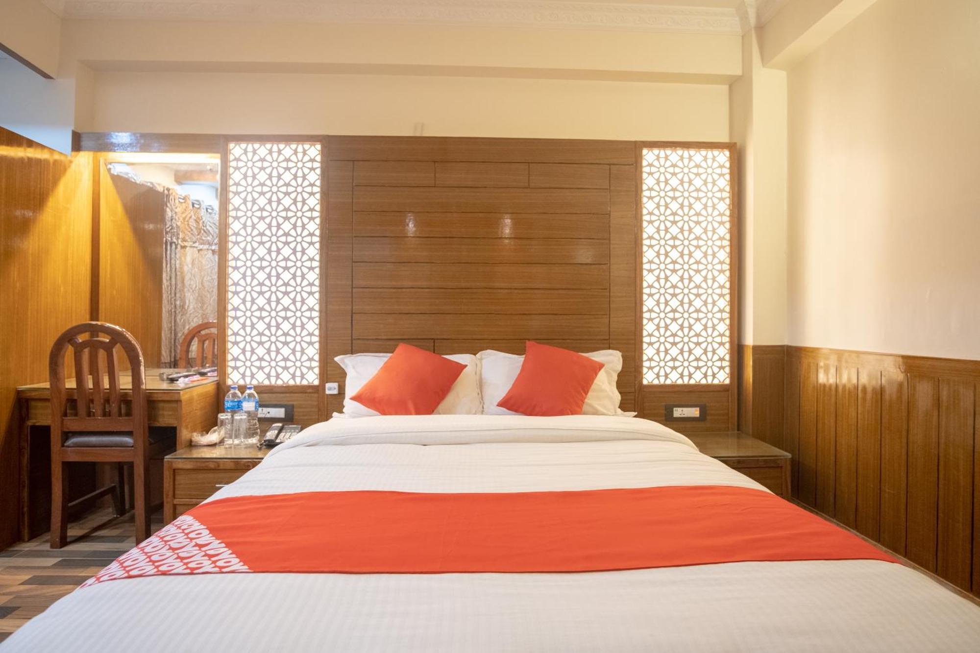 Oyo 304 Hotel Manama Balaju 外观 照片